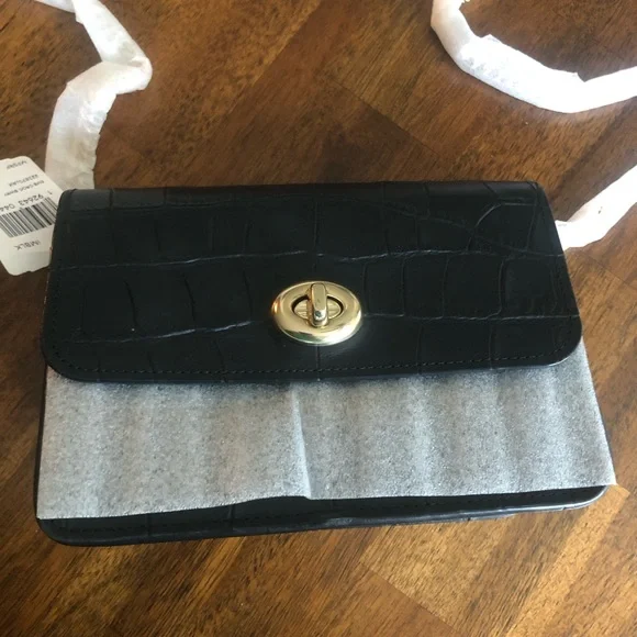 NWT $295 Coach Bowery Croc-Embossed Leather with Gold Crossbody Chain! - Picture 9 of 16